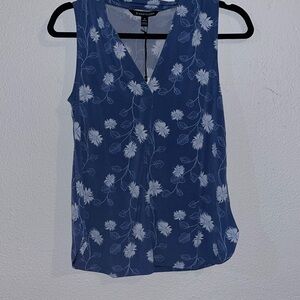 41 Hawthorn XSP blue and white floral sleeveless top. NWT
